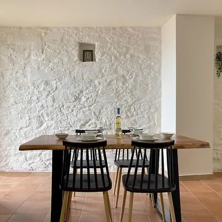 Waves - Seaside Escape * 干尼亞