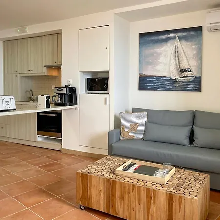 Waves - Seaside Escape 度假居 干尼亞