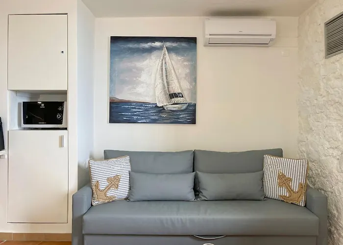 Waves - Seaside Escape * 干尼亞