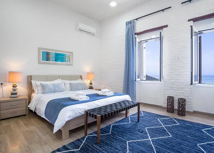 Waves - Seaside Escape