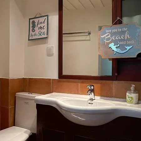 Waves - Seaside Escape