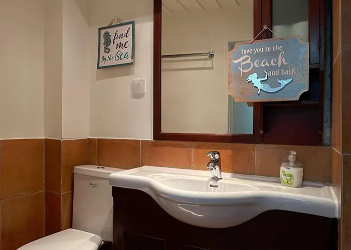 Waves - Seaside Escape